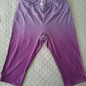 Danskin NOW (DRI MORE) capri legging